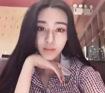 女子整容成了＂翻版范冰冰＂相似度99%!