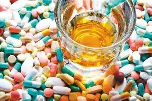 头孢+酒=毒药 这事儿真的有!警惕与酒犯冲的那些药！