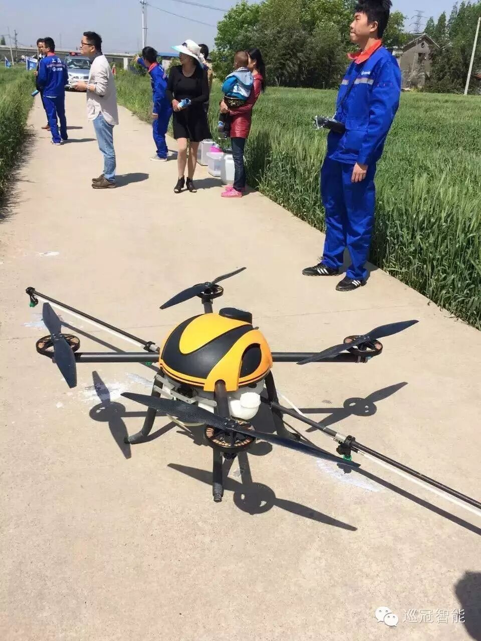 巡冠智能張家港植保飛防作業(yè) 