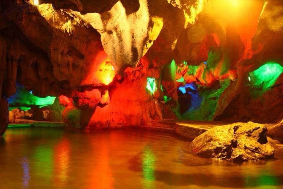 泡溶洞温泉