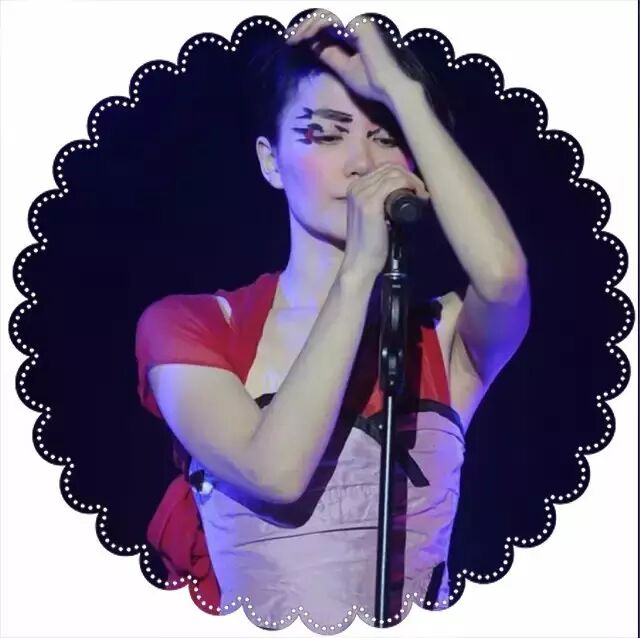 王菲终于答应婚事​ ------我愿意明天我要嫁给你