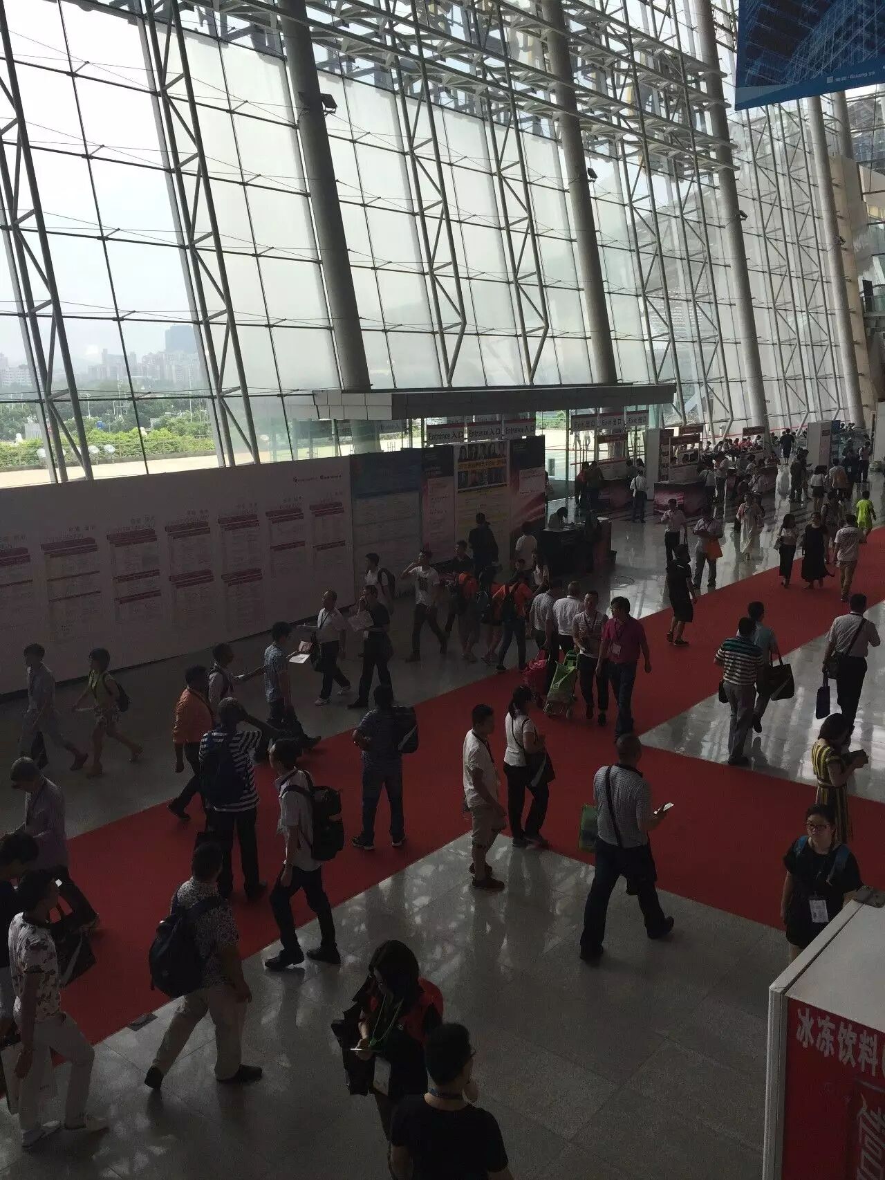 光亚展里，你一定见过这些身影