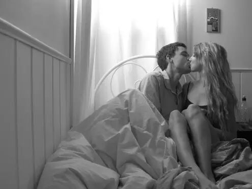 《男人女人的十四个定律》女人的欲望是被人疼爱，而男人的欲望却是..... 第5张