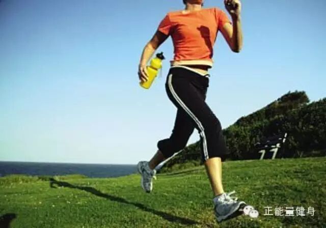 看看章子怡王菲和孙俪娘娘们健身硬照,你就不犯懒了~