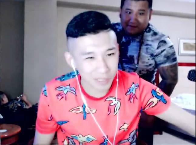 天佑与本山众徒弟聚餐畅聊,演唱会活动,张杰提前前往...