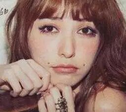 厚嘴唇已经不流行了，现在日本流行“可爱鸭唇妆”