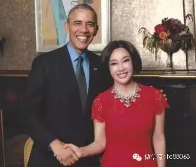 刘晓庆戴着翡翠私会奥巴马去了!