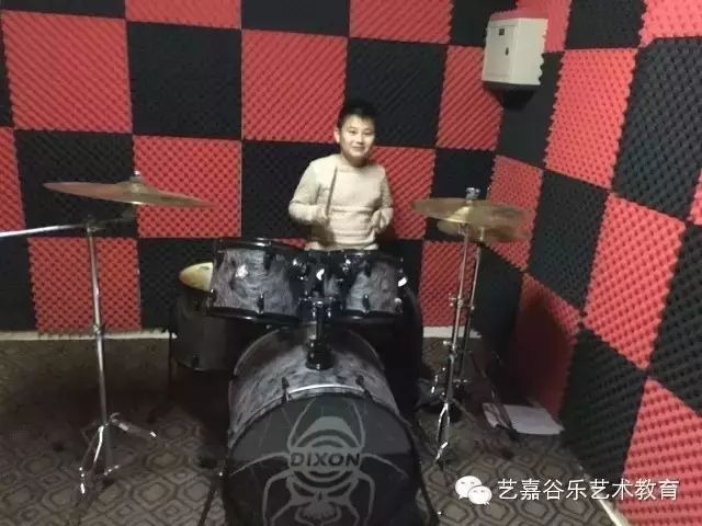 恭喜 梁博 同学在易畅网“水木天工杯”以第一名的成绩冲...