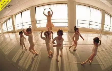 为什么有的舞蹈老师，不愿意教孩子过多基本功！
