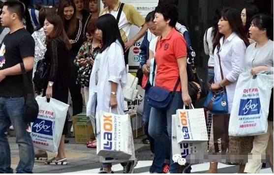 日本为何如此欢迎中国游客？不是因为拉动消费，而是……