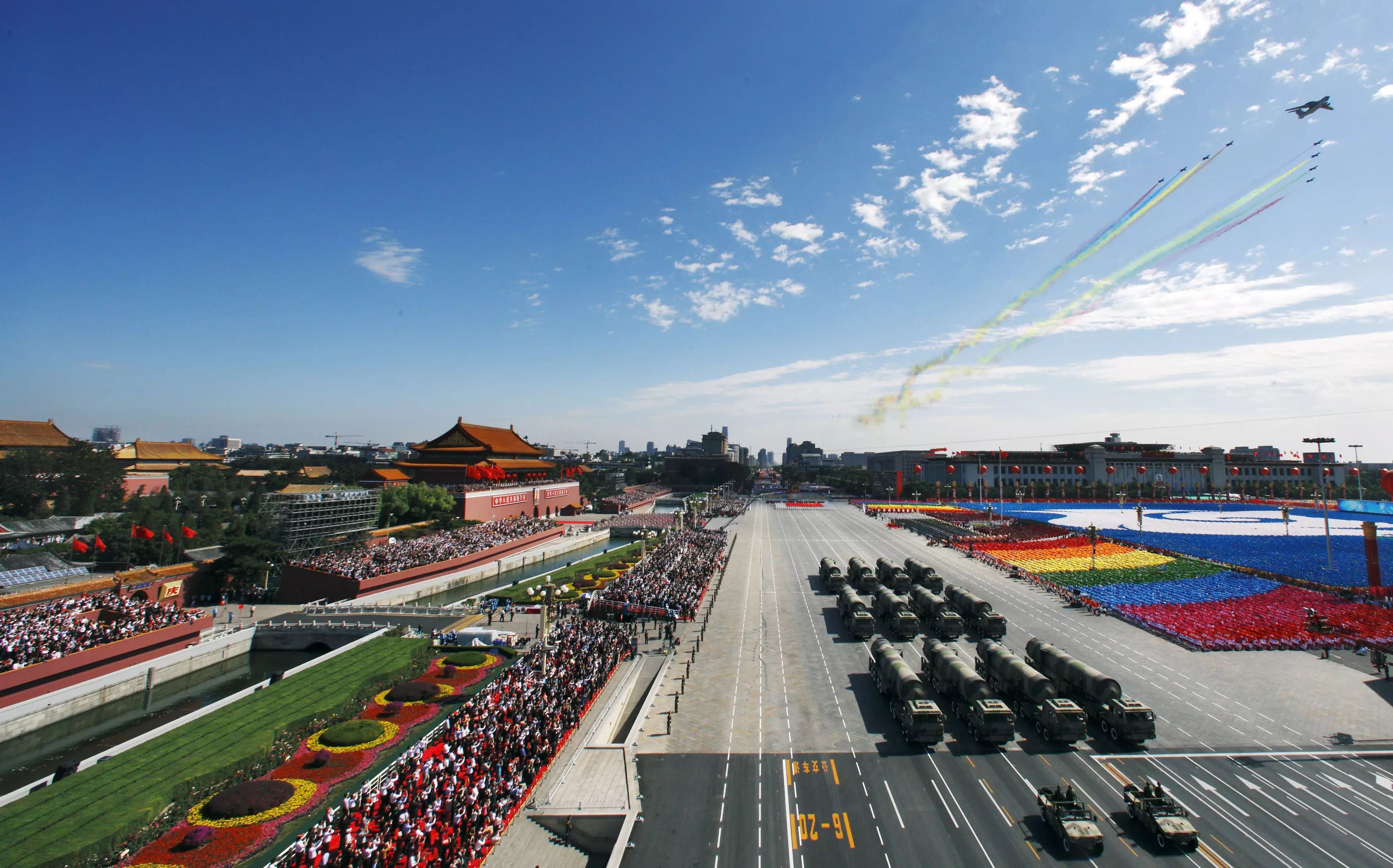 长假前的终结预告 反法西斯70周年阅兵式