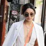 芭姐考品位  Vanessa Hudgens 白衣出街该背哪款靓包?