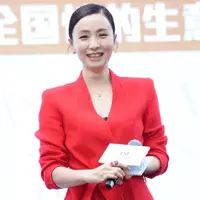 每日星范  陶虹 性感女人只需一件浴袍大衣!