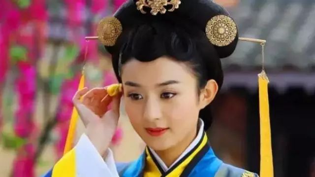 从发传单的女屌丝到抱高富帅的真女神,赵丽颖值得被祝福!