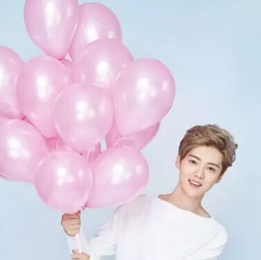 兰蔻  女人节“轻”使者-鹿晗演绎“轻”哲学