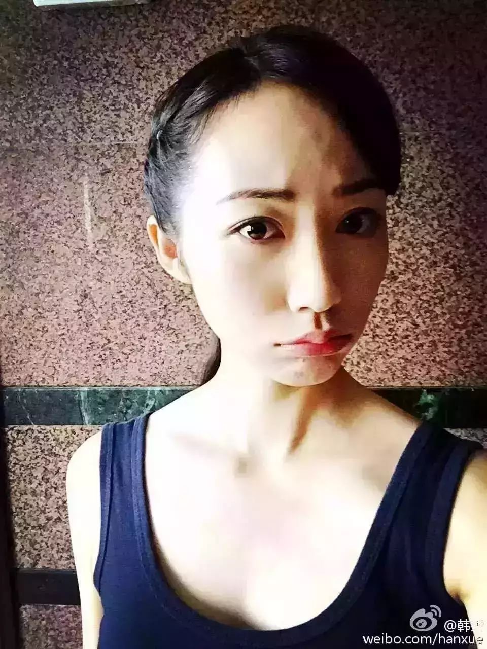 纯妹子韩雪生吞“蚯蚓”!?吓死宝宝了