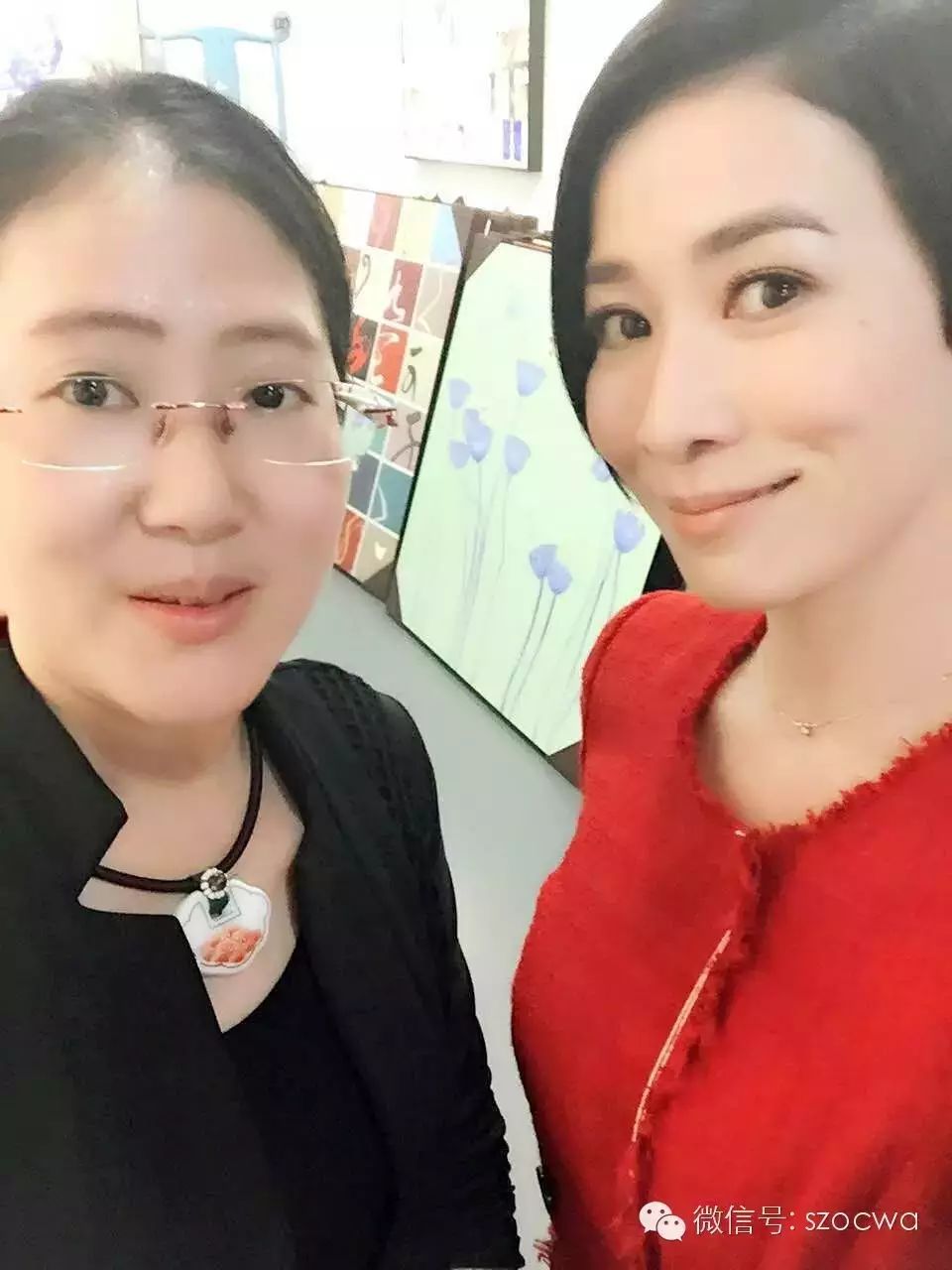 LOOK!美女明星陈法蓉佘诗曼现身侨媛会艺术交流基地掠影