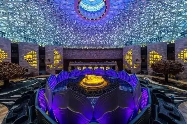 商用价值导向转变 LED显示屏“改头换面”凸显艺术范