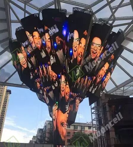 史上最大水晶屏由摩西尔魔方软件调试