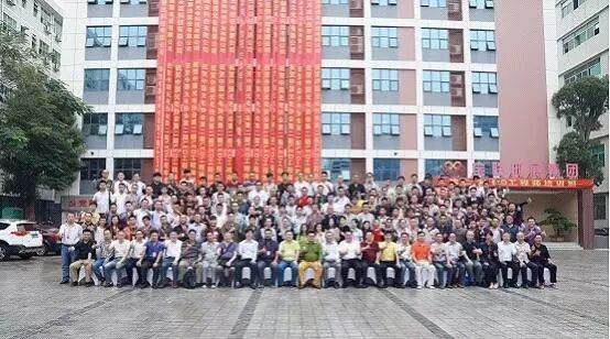 中国LED显示屏产业转型升级 亟须克服技能人才缺乏短板