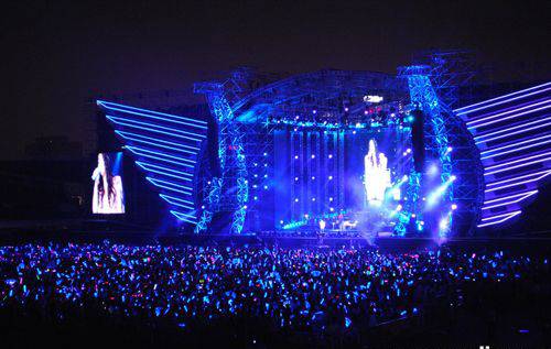 刘德华、张学友、张惠妹、李宇春等演唱会的成功 LED显示屏设计往往恰到好处