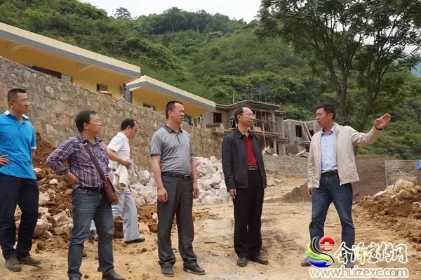 省移民局副局长张杰到纸厂乡调研