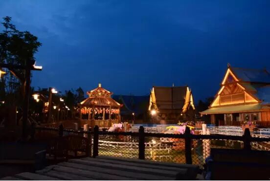 众里寻他千百度 那人已在灯火阑珊处------西双版纳国际旅游度假区盛大开业