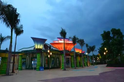 众里寻他千百度 那人已在灯火阑珊处------西双版纳国际旅游度假区盛大开业