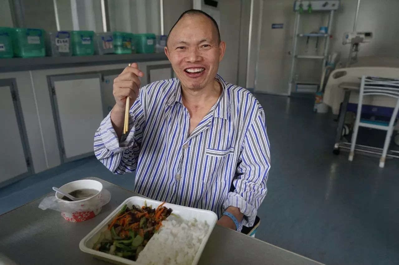 苏醒的“植物人”向永和想在医院做义工