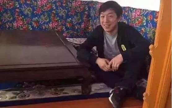 清明节著名影星黄渤回定西临洮扫墓祭祖!