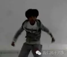 易烊千玺童年珍贵的一段舞蹈视频