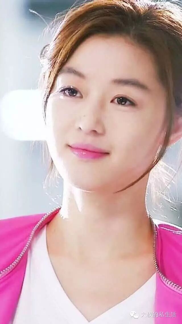 全智贤,美貌不输宋佳,比范冰冰低调,却拥有让人羡慕的...