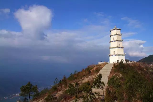 诗城博物馆坐落在奉节宝塔坪旅游码头,共有15个展厅.