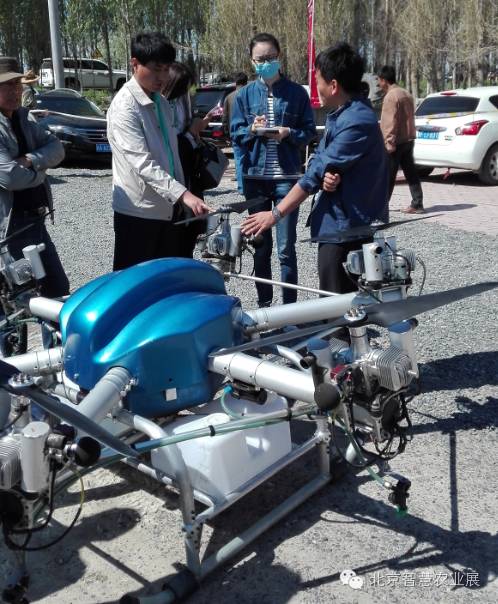 航空植保無人機巨無霸“大壯” 首秀新疆