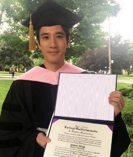 王力宏开启学霸模式 获伯克利音乐学院荣誉博士