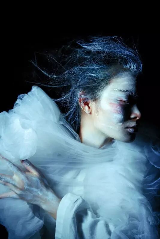 她不是网红,却搞定了王思聪和王菲