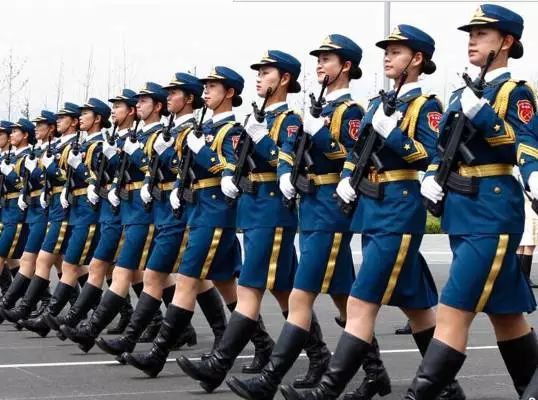 【女神来了】各国阅兵式上的女兵!看了流鼻血!绝对让你大开眼界!