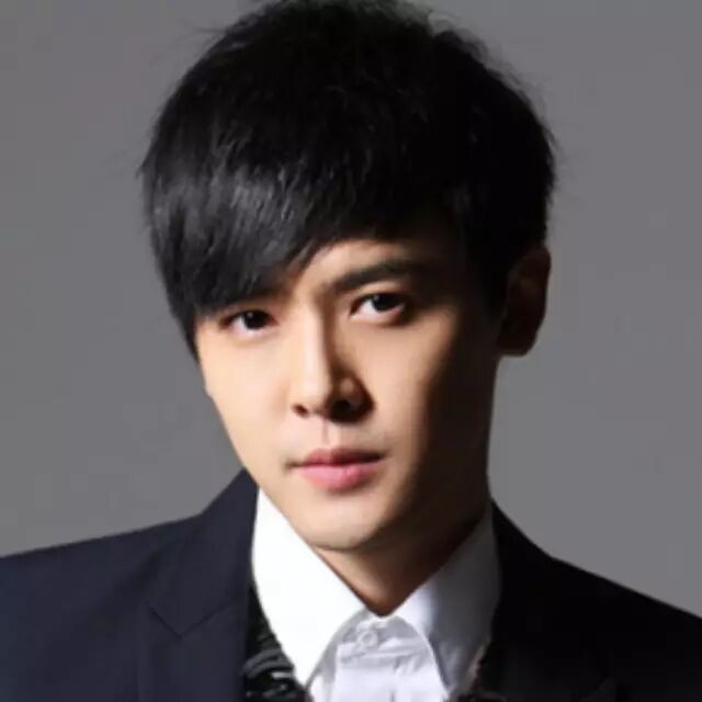 付辛博劈腿曝光佳人尽失 打球再勾女演员