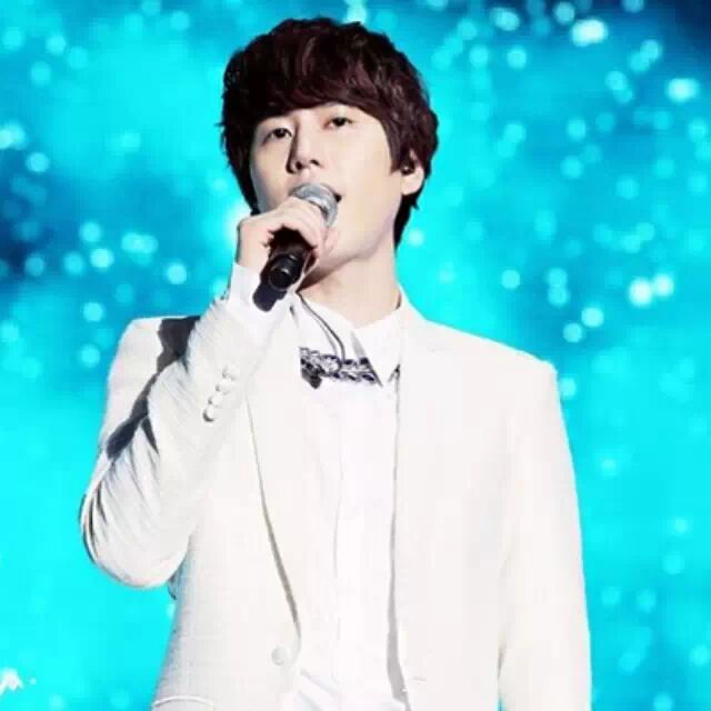 SJ圭贤自曝整容前照片 称只做双眼皮