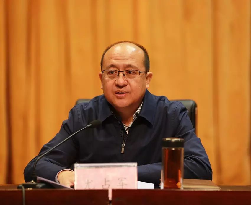 首页 新闻中心 今日要闻 正文  县委书记尤占军作了重要讲话,就群团