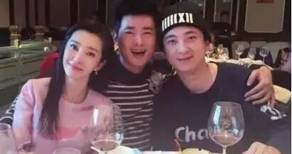 带黄晓明一起发财,连王思聪都“投怀送抱”,息影的任泉...