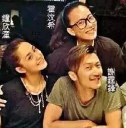 一手撑起英皇!谢霆锋身边有她才安心,她的人生才是大写...