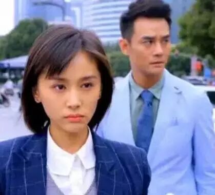 她是贾乃亮前女友,曾传为王朔生子…当年冯小刚都捧不...