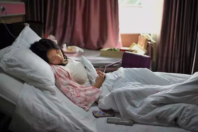 摄影师实拍:合肥女孩隆胸手术全程记录