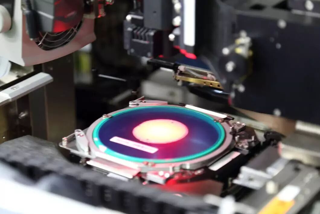 南昌造出世界LED照明第三颗“芯” 2020年产业收入将达500亿