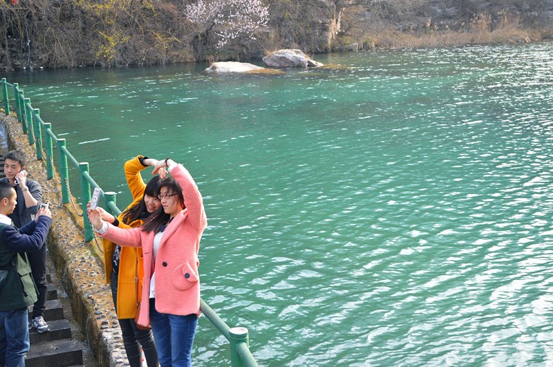 新乡南太行八里沟景区赏春图