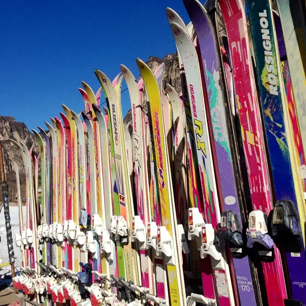 喜讯！万仙山滑雪场周末开园，电话预约免费滑！