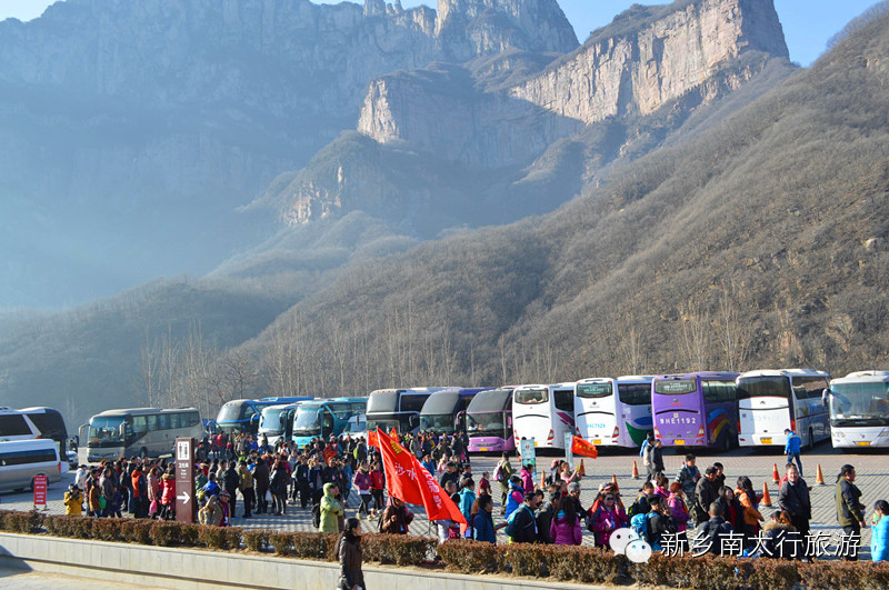 赏冰挂登太行其乐无穷 祈新年福运到吉祥如意