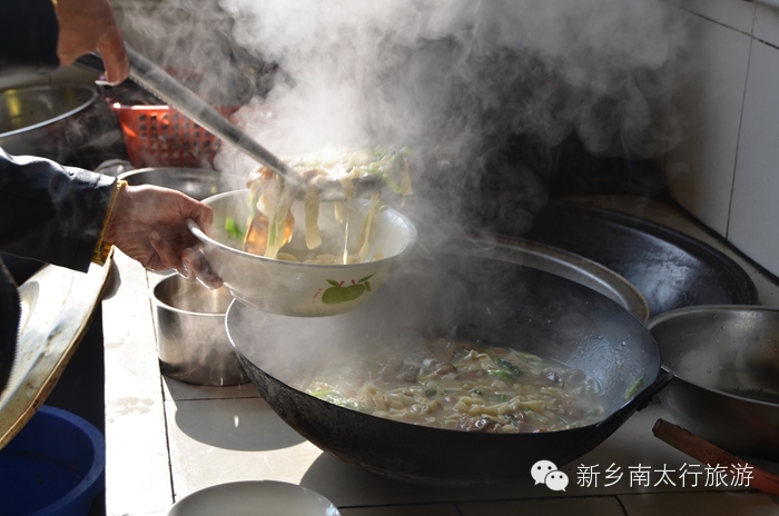 内蒙古卫视美食栏目组《蔚蓝色的故乡》走进新乡南太行