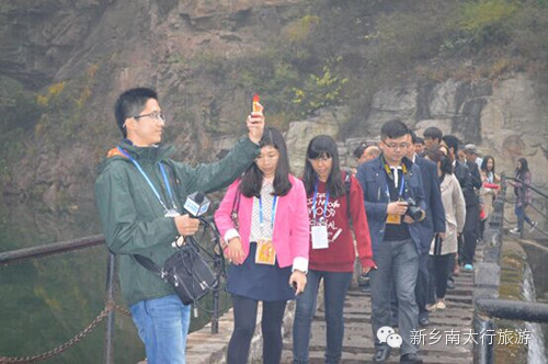 “大美河南行”海峡两岸记者团采风新乡南太行